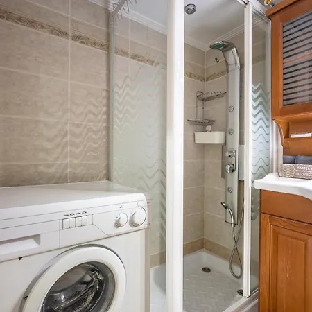 Spacious & Bright Apt Near Acropolis Appartement