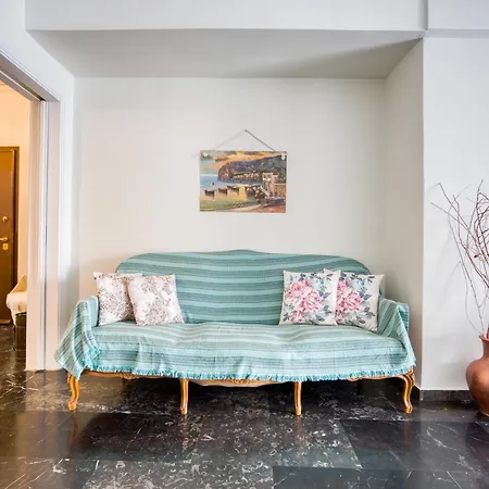 Spacious & Bright Apt Near Acropolis Appartement Athene