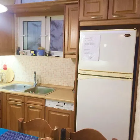 Spacious & Bright Apt Near Acropolis Athene
