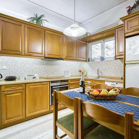 Spacious & Bright Apt Near Acropolis Appartement *